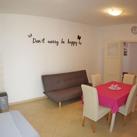 Holiday Apartments In House Sanja Rakalj Ruang foto