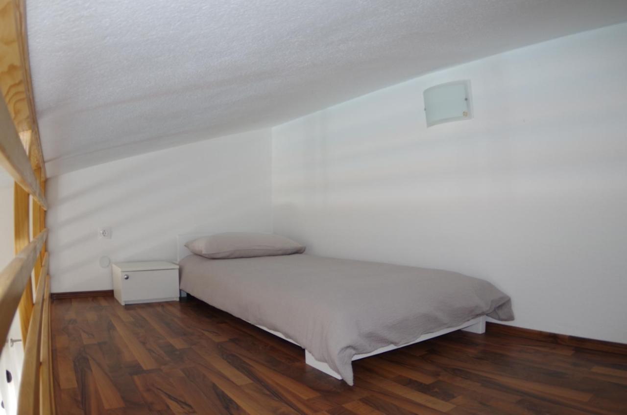 Holiday Apartments In House Sanja Rakalj Bagian luar foto