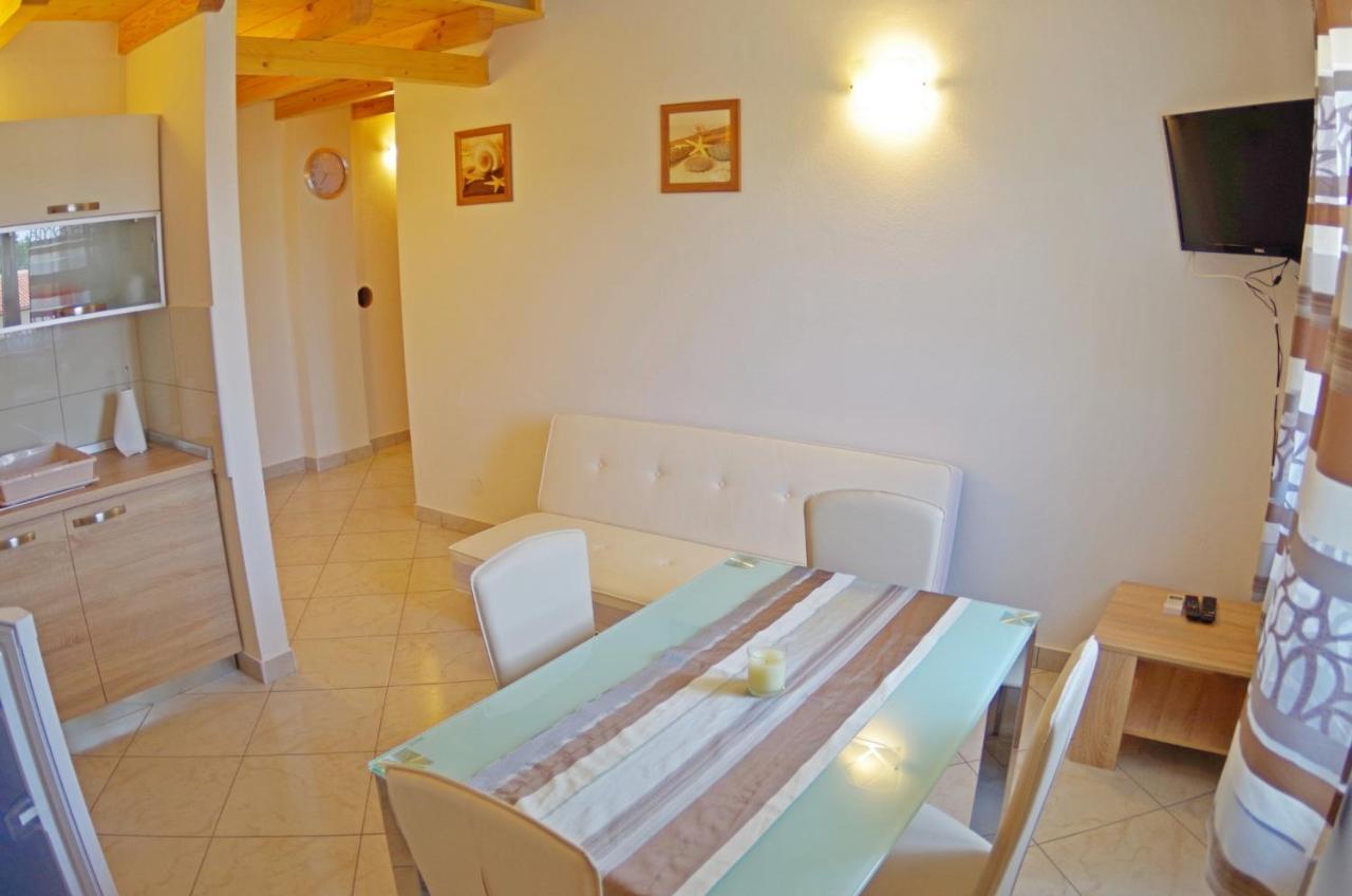 Holiday Apartments In House Sanja Rakalj Bagian luar foto