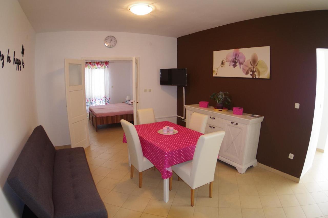 Holiday Apartments In House Sanja Rakalj Bagian luar foto