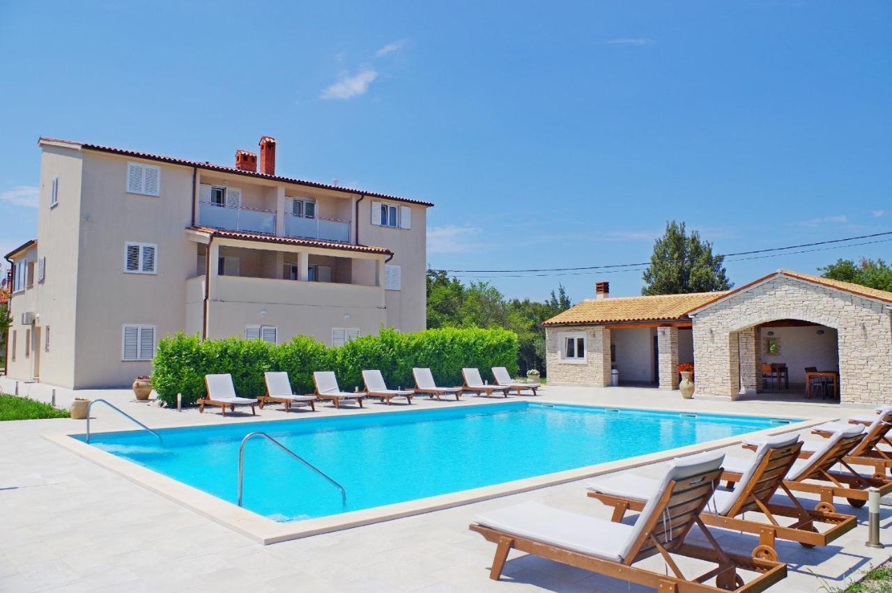 Holiday Apartments In House Sanja Rakalj Bagian luar foto