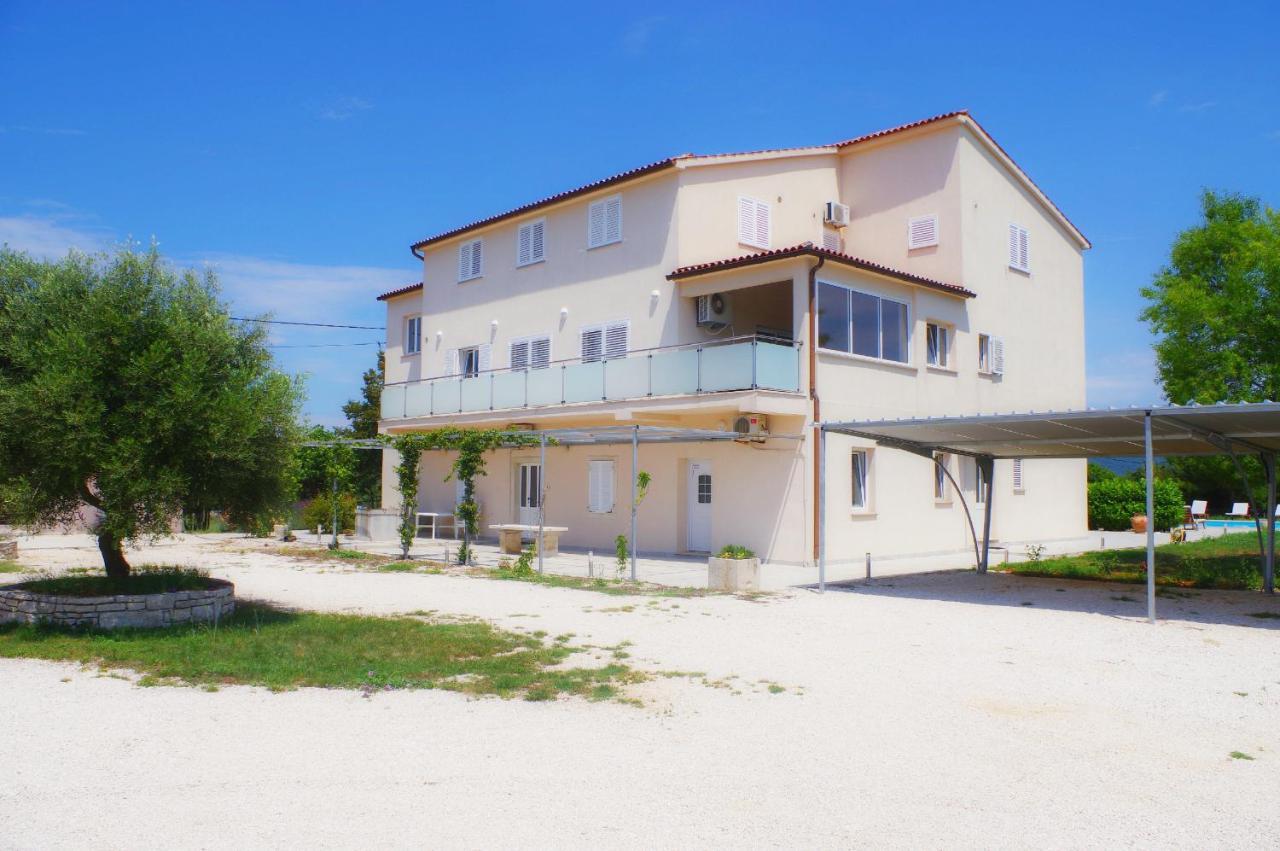 Holiday Apartments In House Sanja Rakalj Bagian luar foto