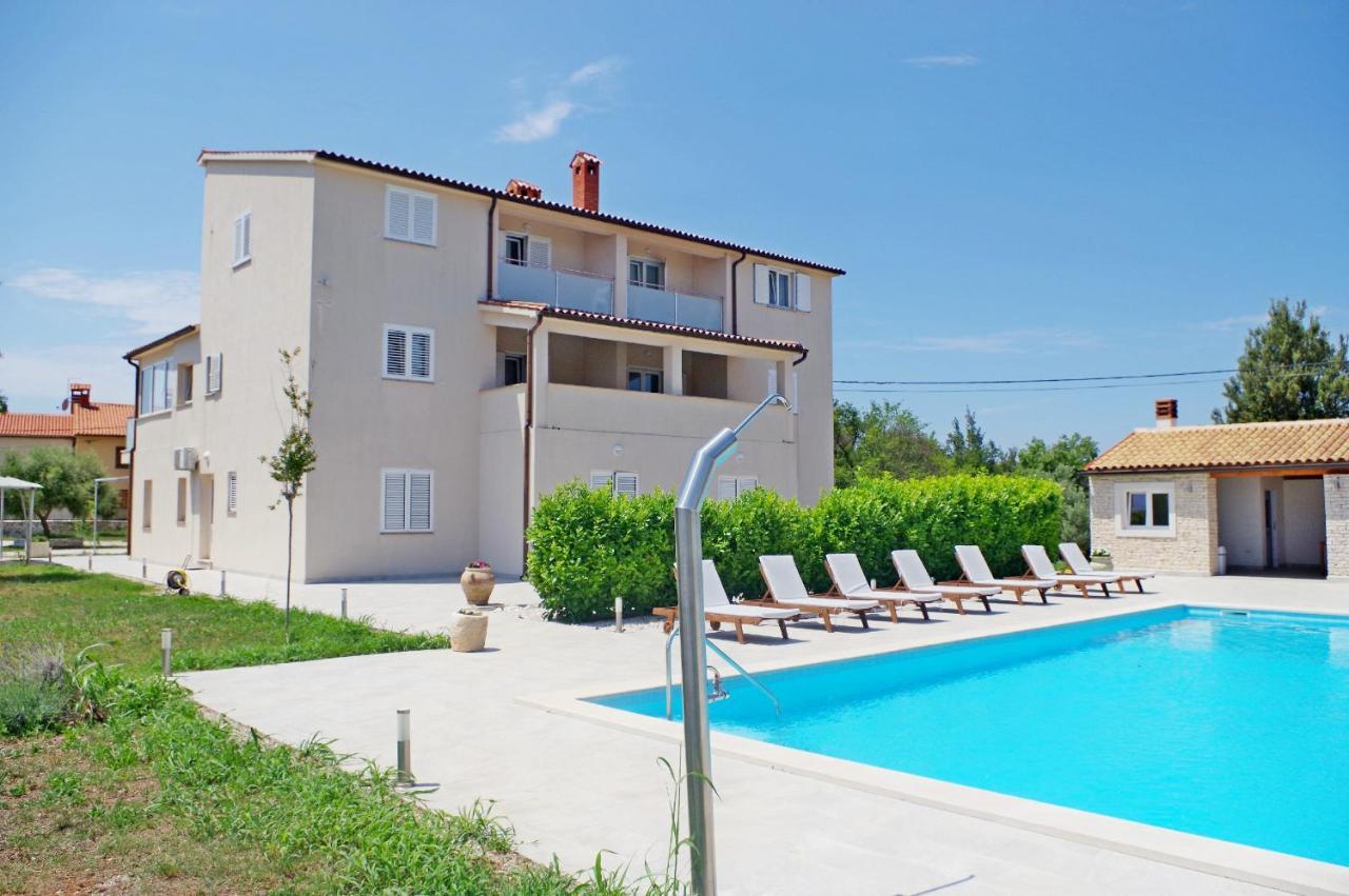 Holiday Apartments In House Sanja Rakalj Bagian luar foto