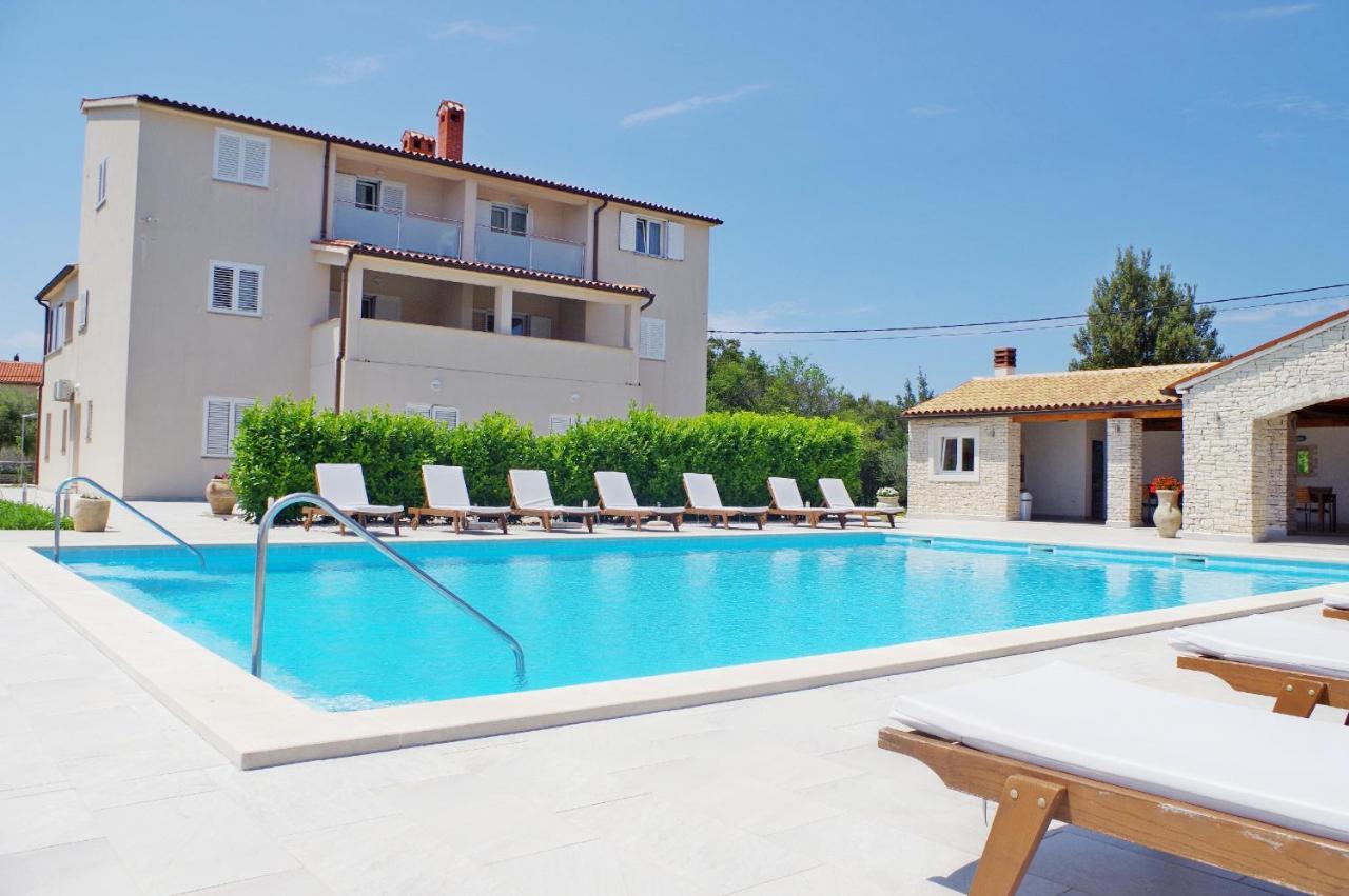 Holiday Apartments In House Sanja Rakalj Bagian luar foto